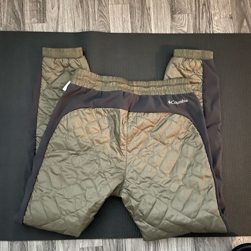 Columbia olive green pants for women 💚